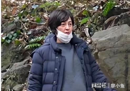 娱乐吃大瓜黄姓男艺人,揭秘娱乐圈“大瓜”背后的真相